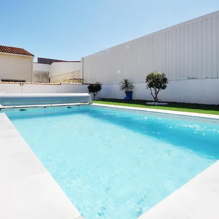 בית נופש 4 Bedroom Gorgeous In