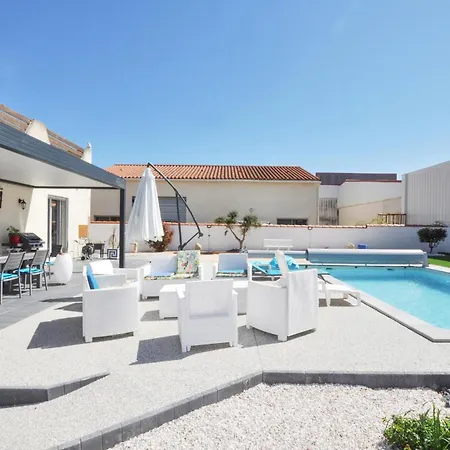 4 Bedroom Gorgeous In בית נופש *
