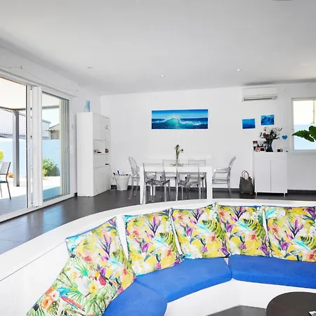 4 Bedroom Gorgeous In * קאנט אן רוסיון